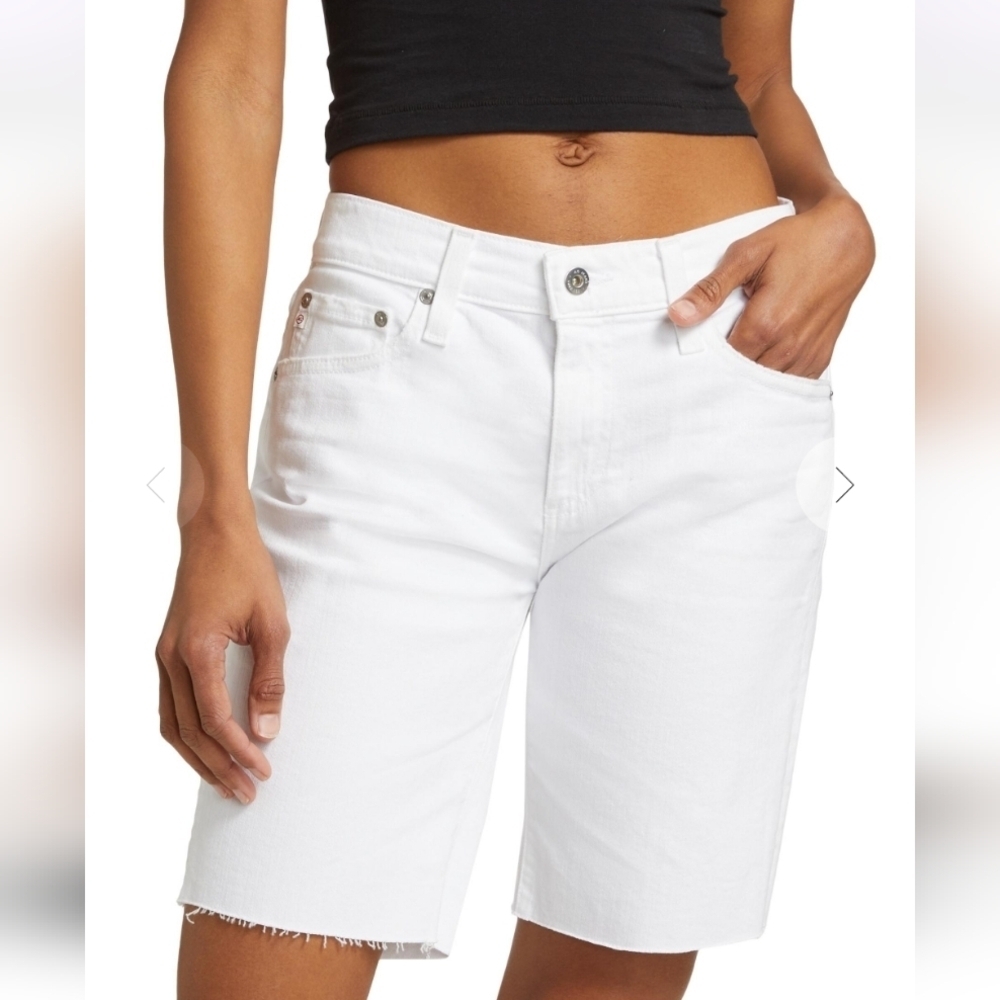 AG Nikki shorts size 26 in VGUC